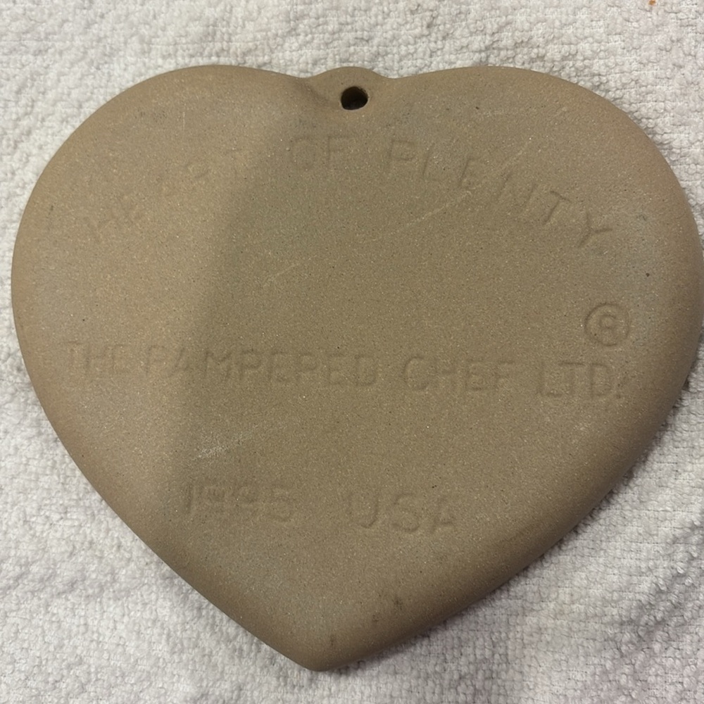 The Pampered Chef 1995 Heart of plenty Cookie Mold USA - Picture 2 of 2